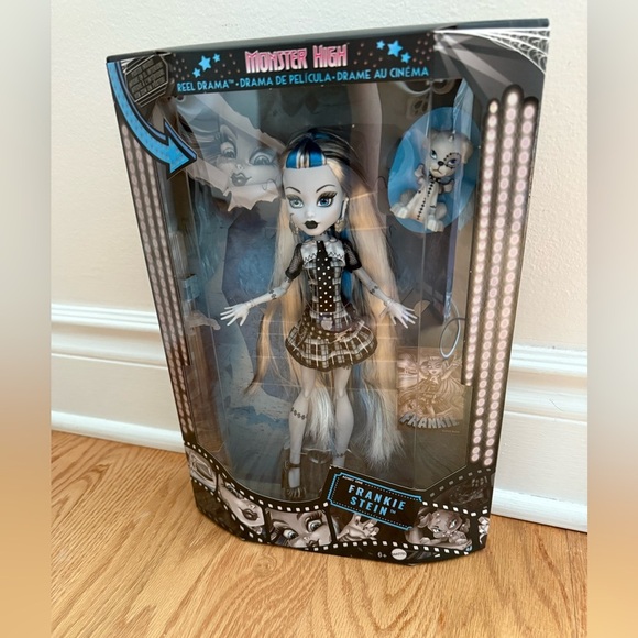 Nwt Mattel Monster High Reel Drama Frankie Stein Doll - NRFB - Picture 1 of 8